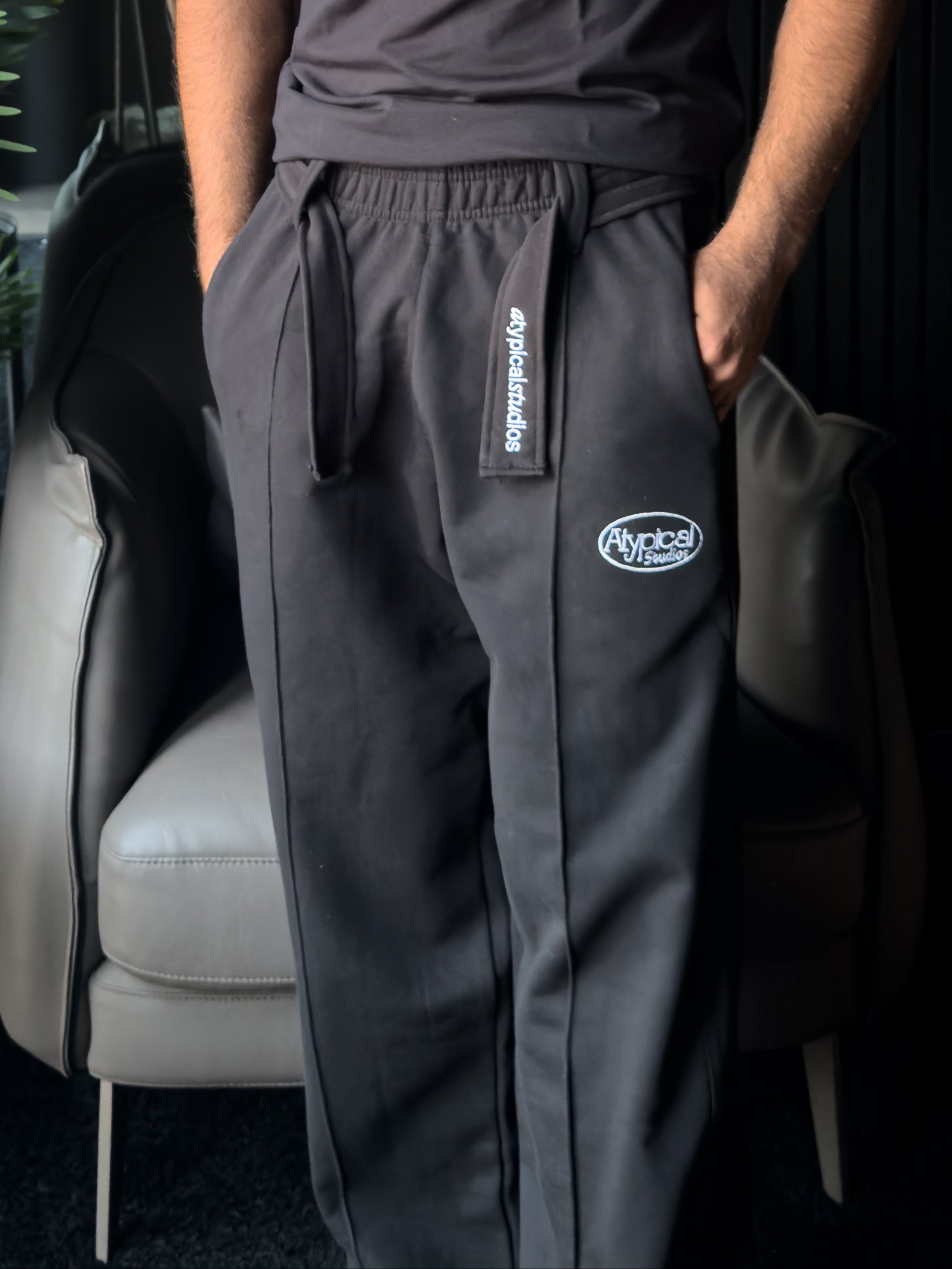 Formal Joggers - Negro