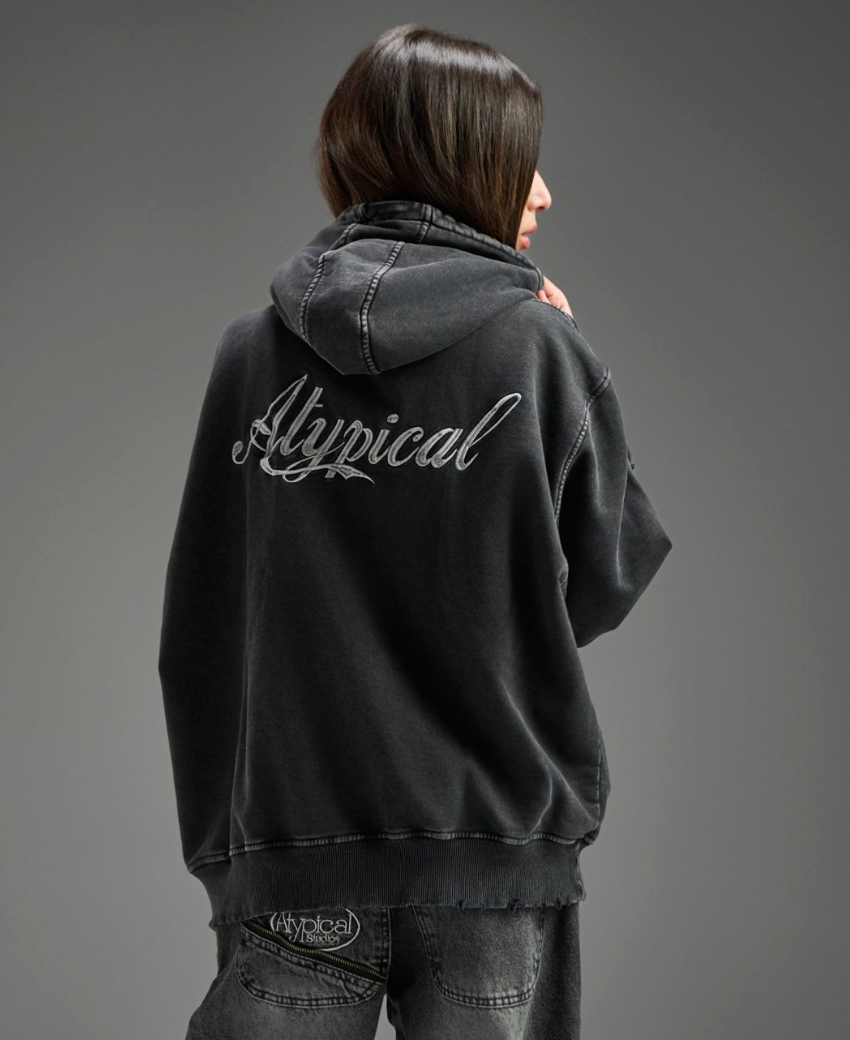 Base “W01” Hoodie - Washed Negro