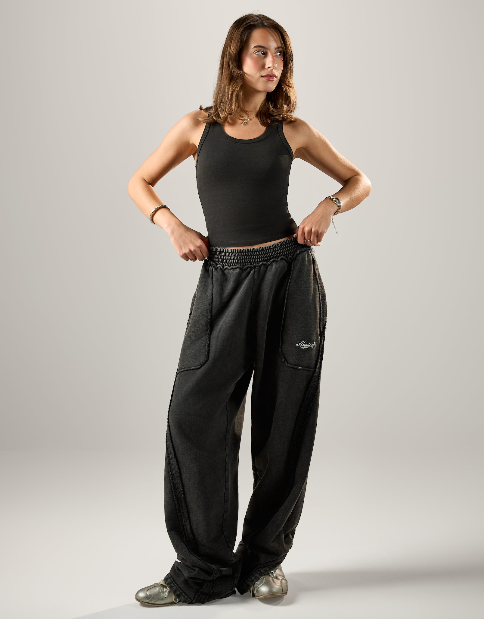 Type “R01” Ridge Sweatpants - Washed Negro