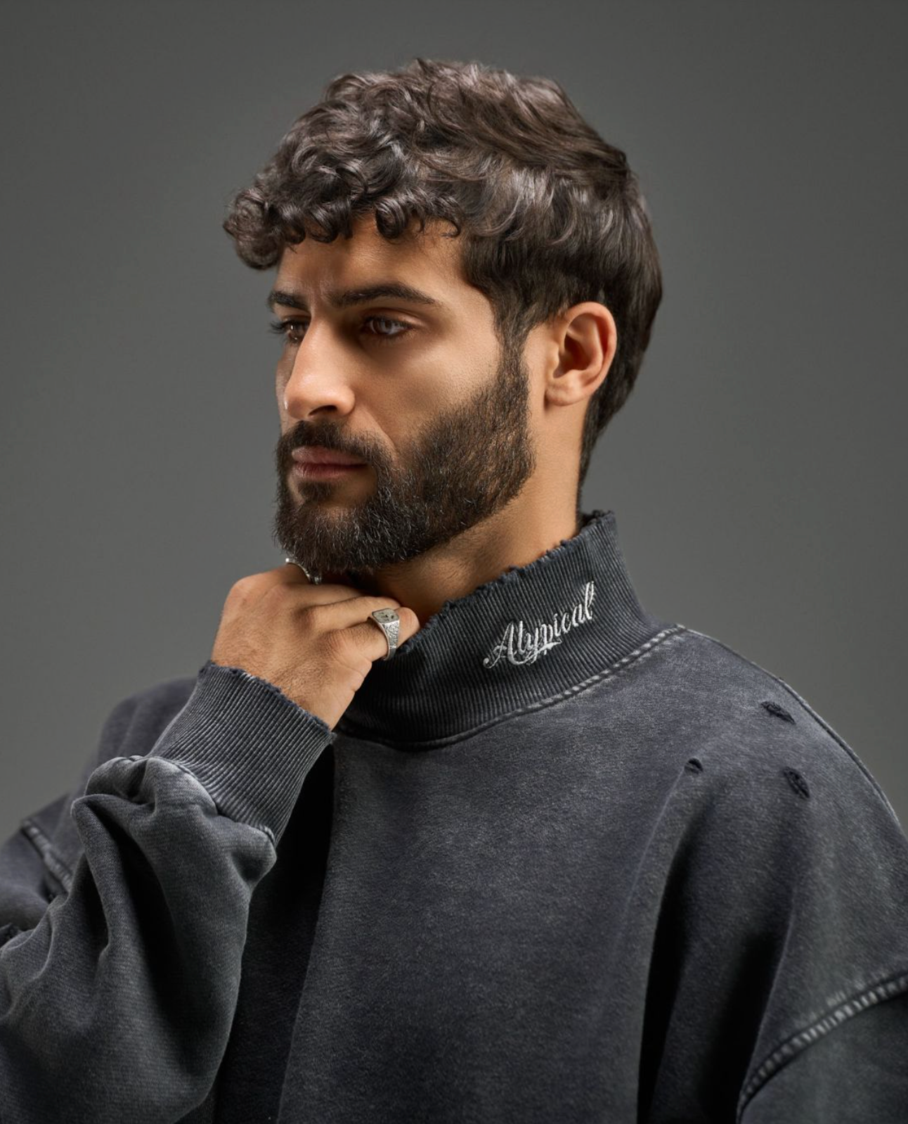 Type “H01” Crewneck - Washed Negro